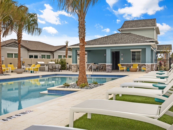 Avilla Exterior - Pool